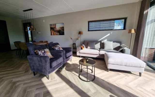 Modern Water Villa on the Frisian Water