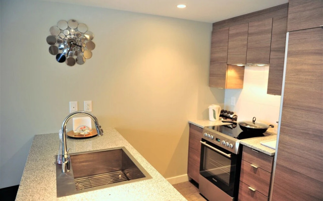 Brand New 1bdr 1den Condo in Vancouver