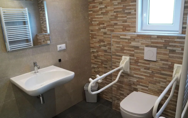 Lovely Bungalow in Hoenderloo With Fireplace