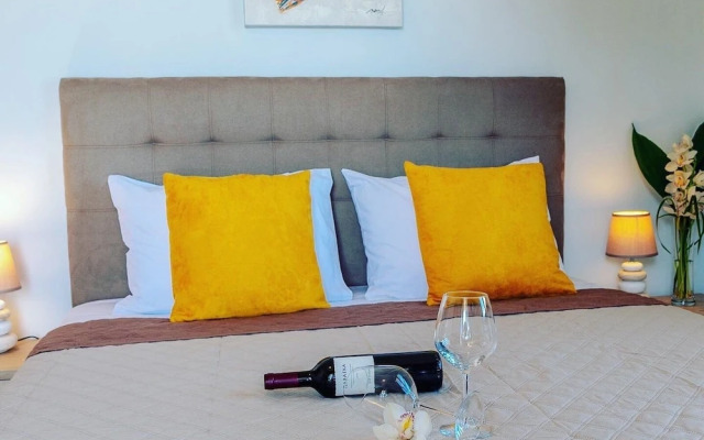Dimi Seafront Partment by Rentals Pro