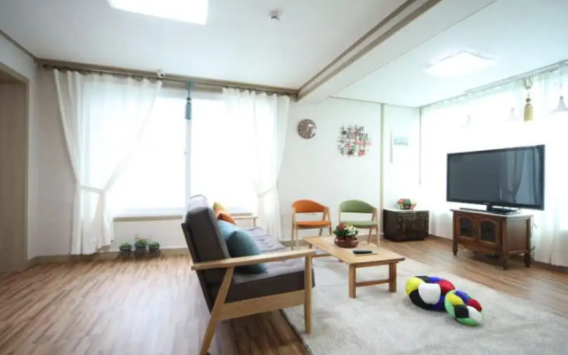 Haeng Gung Chae Guesthouse