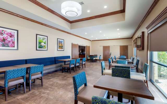 Comfort Suites West Monroe near Ike Hamilton Expo Center