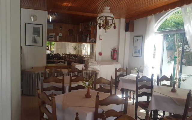 Karis Hotel