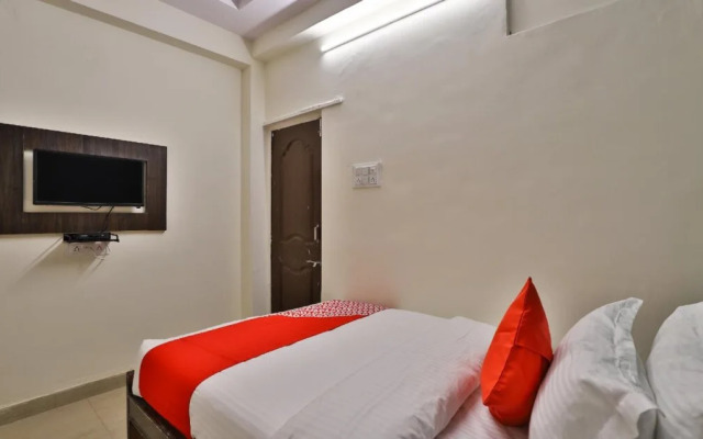 Silver Guest House By OYO Rooms