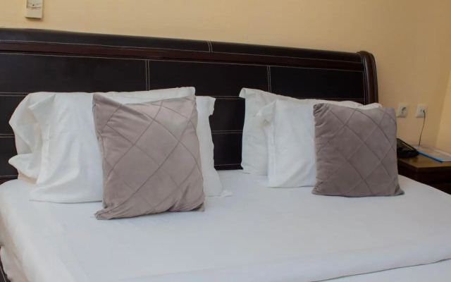 Hotel 3 J