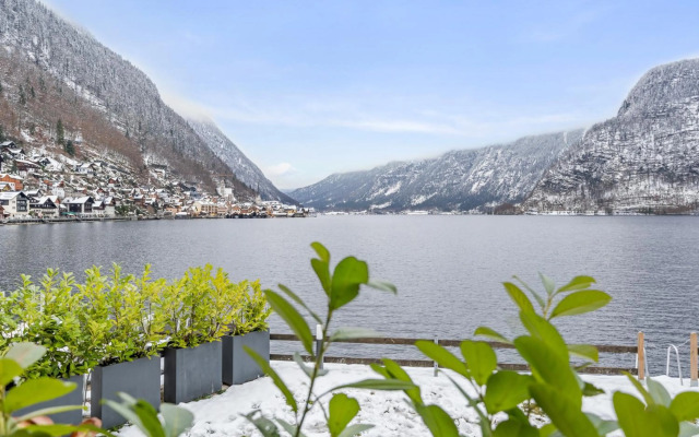 Hallstatt Lakeside Top 2
