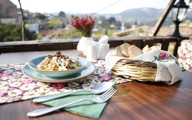 Shiraz Hotel & Restaurant