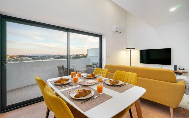 WHome Riverside View Premium Apartment w/ AC & Terrace