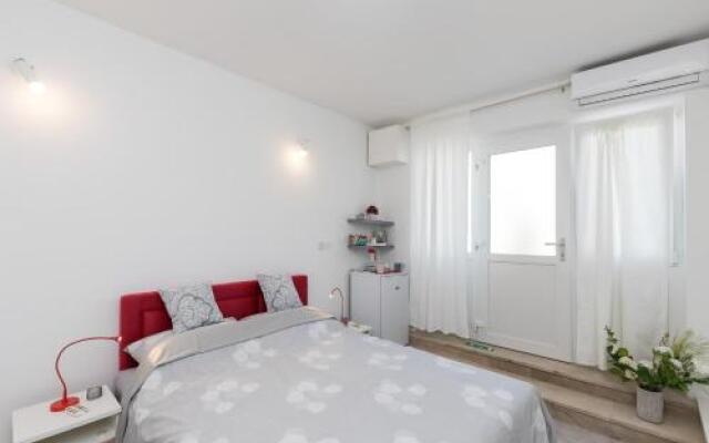 Apartment Nikatoni