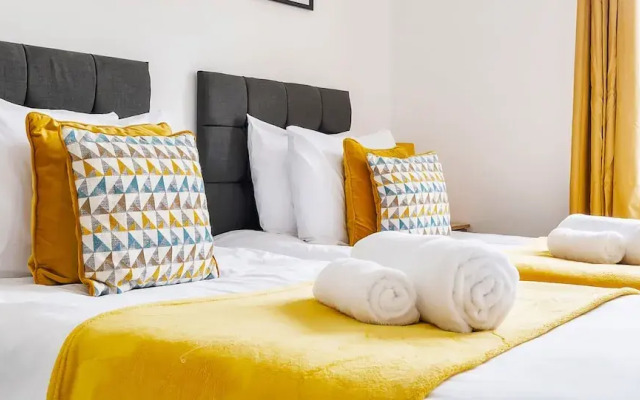 Modern Town Center Apartments Aldershot