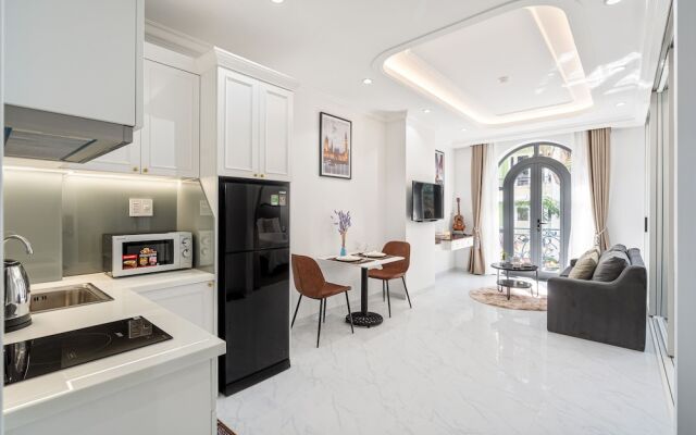 The Royal Hotel Apartment - Phu My Hung