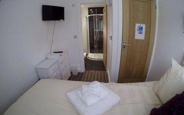 Deepcut Lodge Bed and Breakfast Self Service