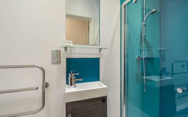 Toynbee Street Ro 6 · Nice Room On Toynbee Street