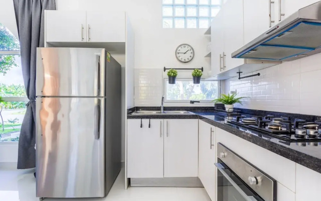 New Stylish 3BR Villa With Private Pool Terrace