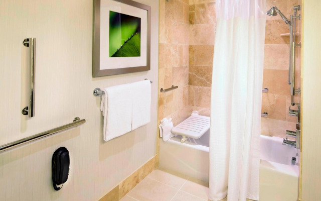 Courtyard by Marriott Cleveland University Circle