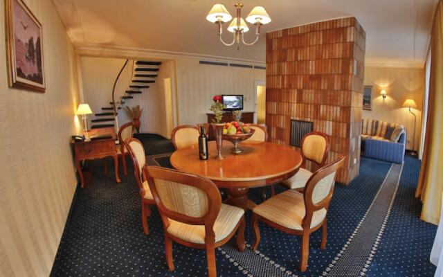 Imperial Hotel, Riviera Holiday Club