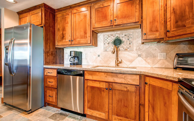 Powderhorn Condominiums by Ski Country Resorts