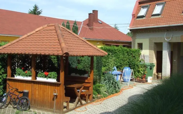 Kis Apartmanhaz