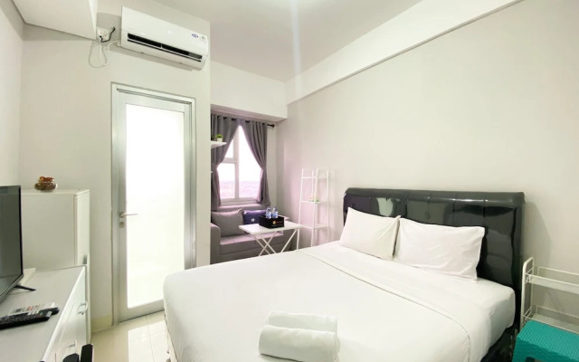 Homey And Warm Studio Transpark Juanda Bekasi Timur Apartment