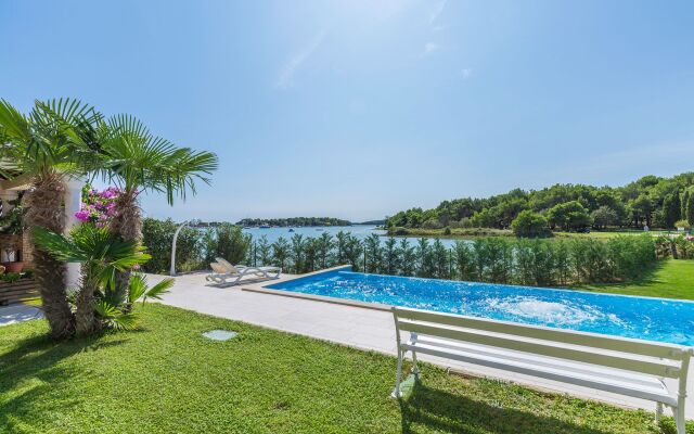 Apartment Dream - 20 m from sea: Gold Medulin, Istria