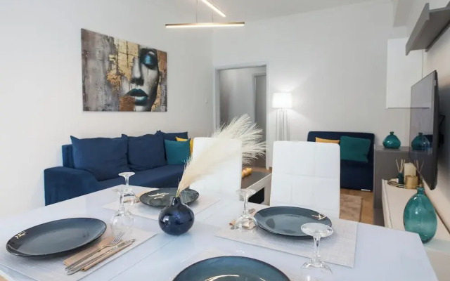 Stylish Renovated 2 Bd Apt in Exarcheia