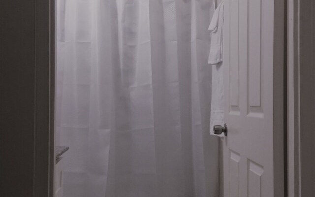 N2N Suites - Ochio Rios Vacation Home