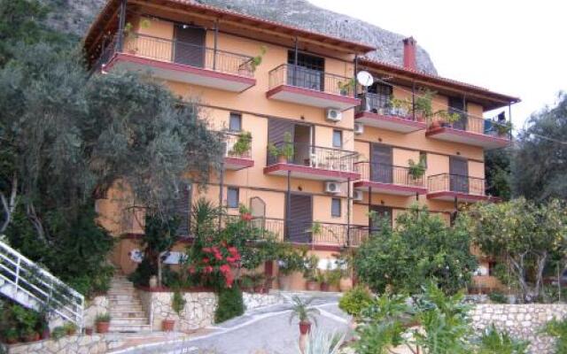 Emilios Apartments