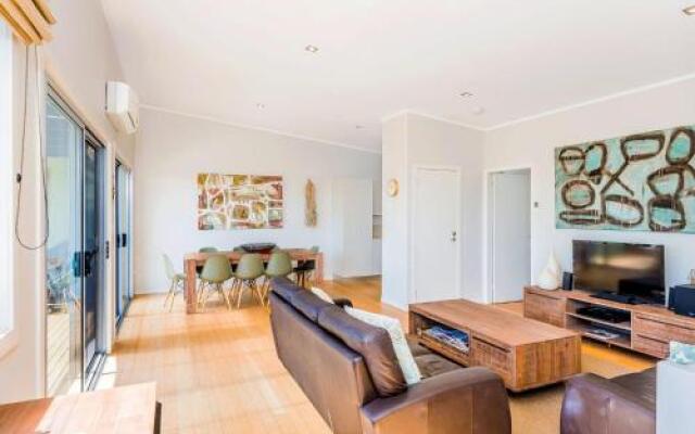 Angourie Blue 7- stroll to surfing beaches.