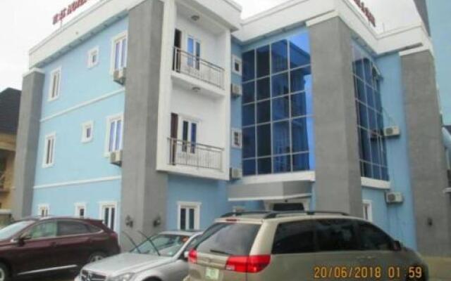 11:45 Hotel & Suites