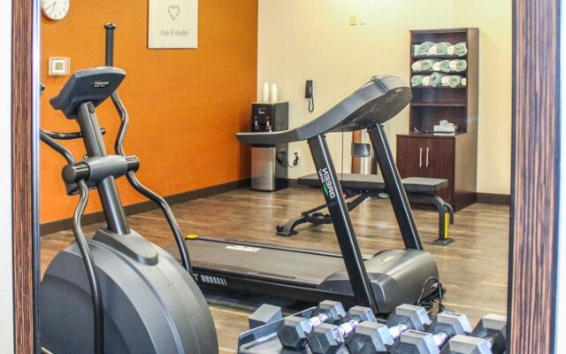 Comfort Suites University