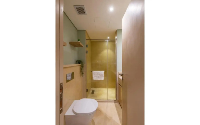 Elegant & Edgy 2 BR w Beach & Pool Mangroovy