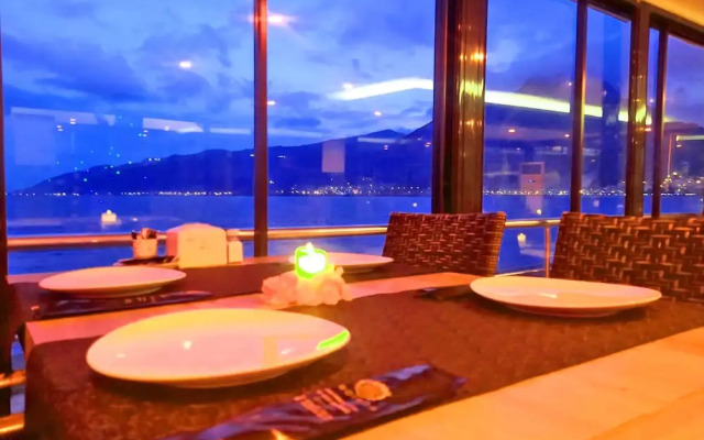 Kroisos Lake Resort Hotel