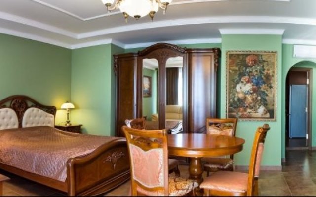 Familiya Apartments