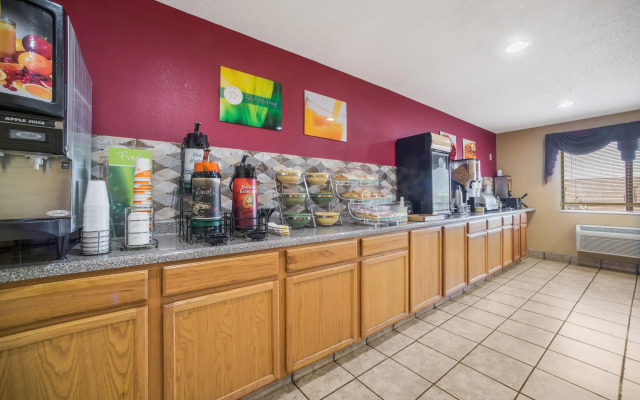 Quality Inn O'Fallon IL - St. Louis
