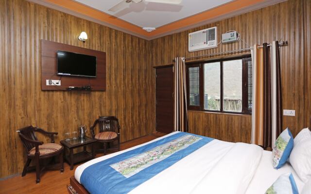 OYO Rooms 083 Near Laxman Jhoola