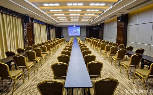 Yichang Golden Lion Hotel