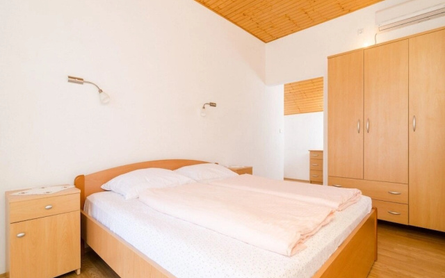 Apartment & Room Maćus
