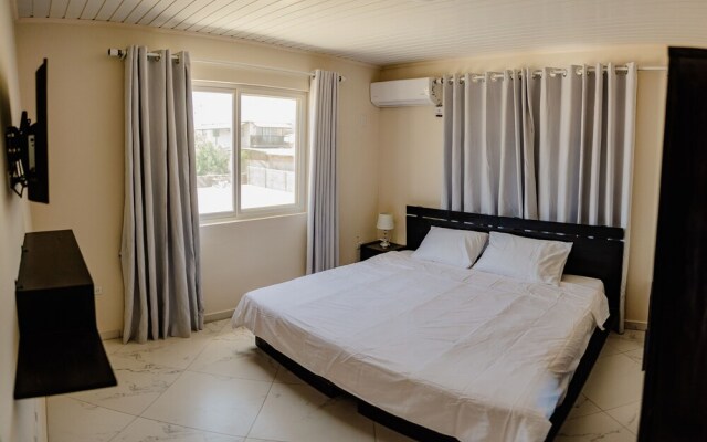 Wonderful 2-bedroom Apartment 2 km From Eagle Beach