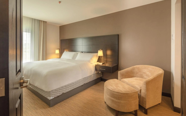 Staybridge Suites Irapuato by IHG