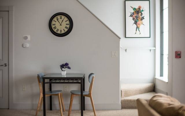 Spacious Townhome Apartments