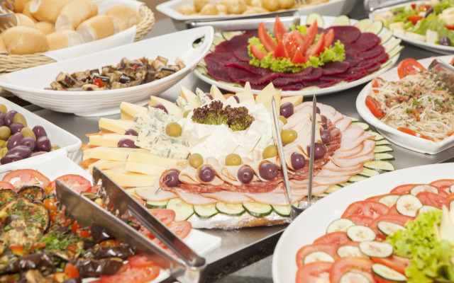 San Raphael Country Hotel