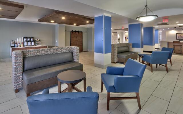 Holiday Express & Suites Portales by IHG