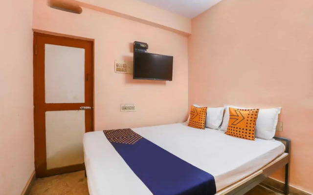 Spot On 701306 Annai Guest House