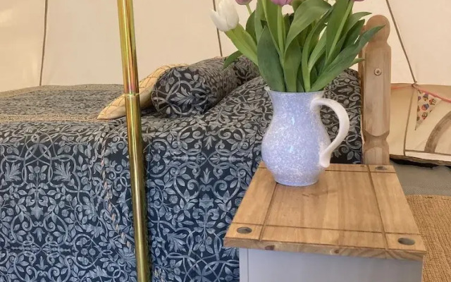 Glamping at The Homestead - Ensuite Bell Tent - Campsite