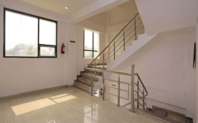 OYO 9846 Royal Plaza