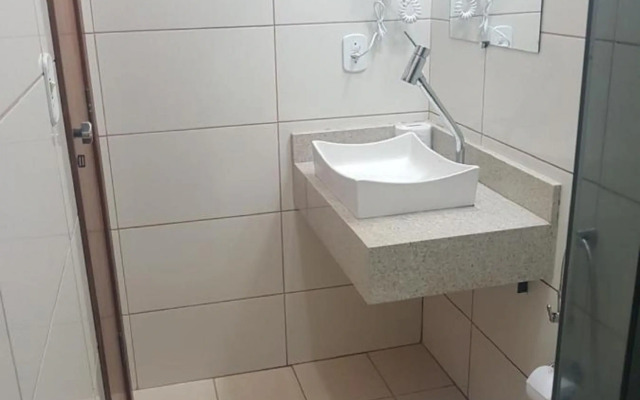 Ellus Hotel