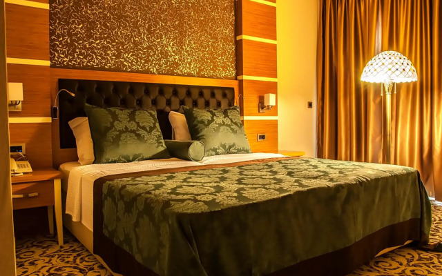 Malahit Exclusive City Hotel