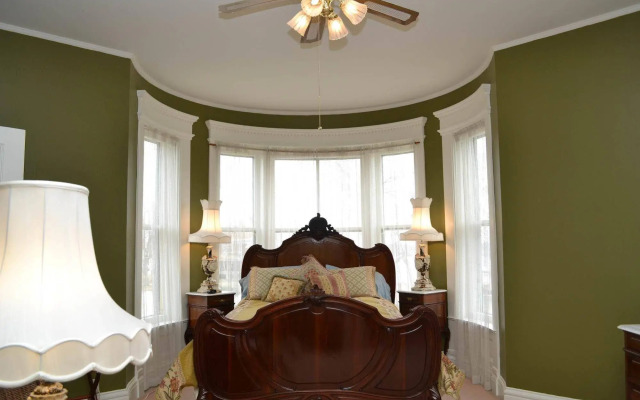 The Grand Anne Bed & Breakfast
