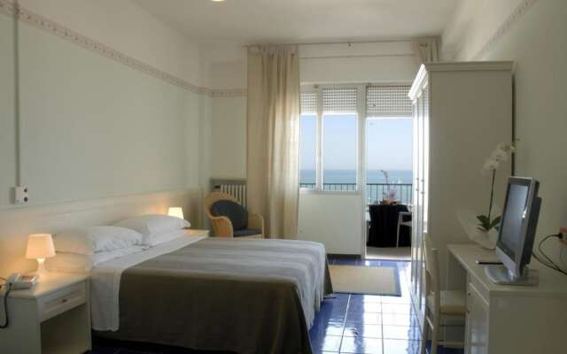 Hotel Caravelle