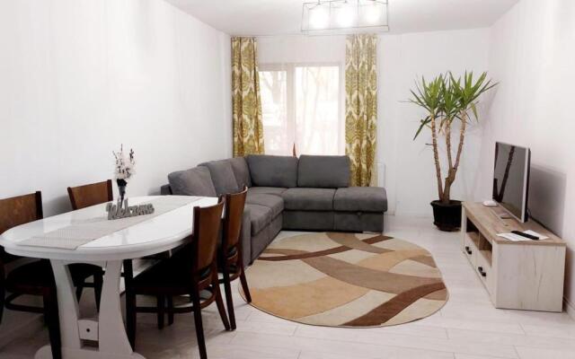 Lovely and extra spacious 1 bedroom, 1 bath.